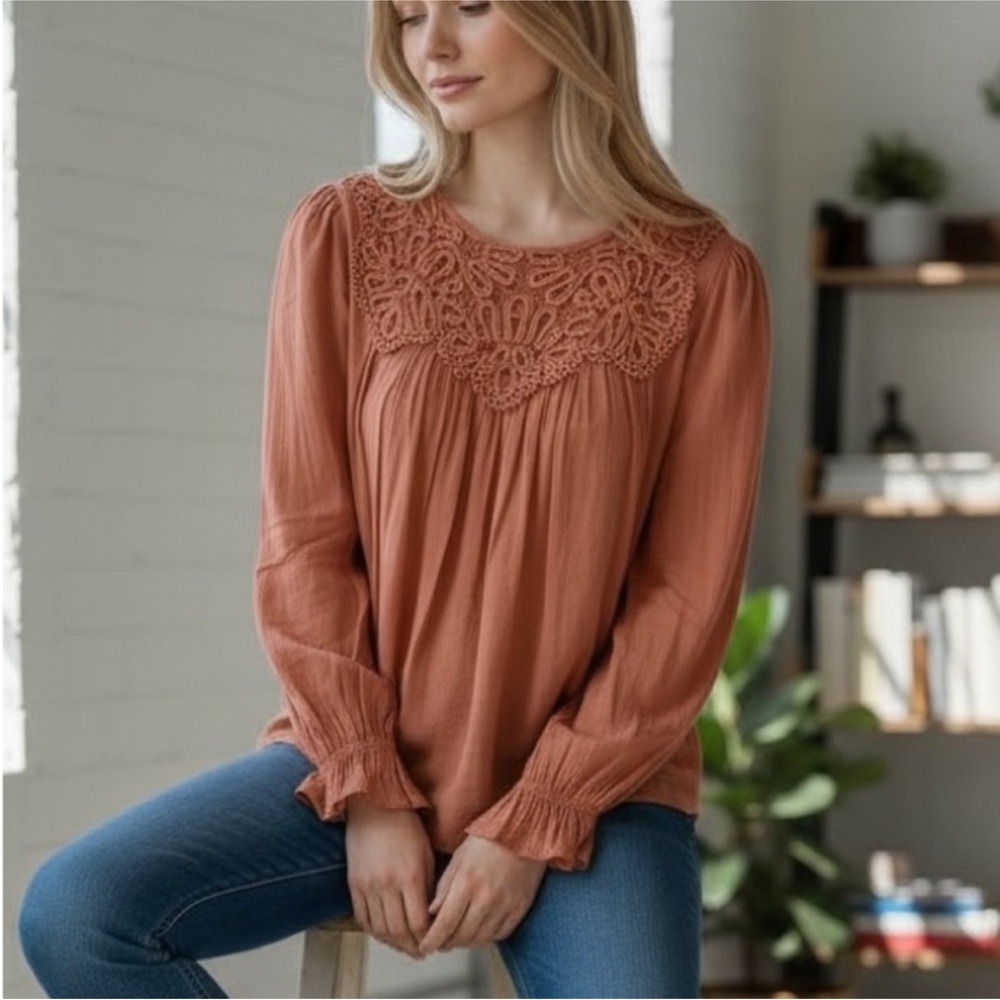 Nwt boutique Blu Pepper Coral Crochet Yoke Long Sleeve Blouse